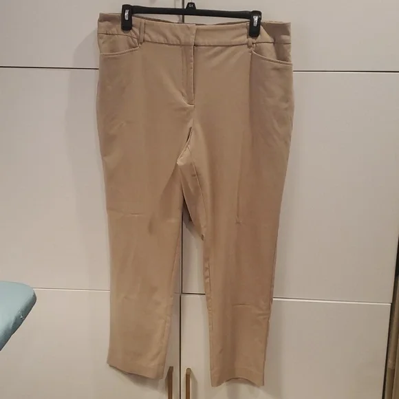 Women's khaki dress slacks - Picture 2 of 6